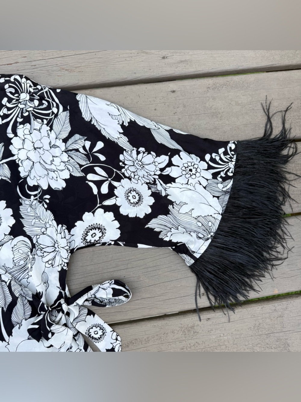 NWT Trina Turk Magomago Top Blouse in black and white size S - Picture 6 of 16